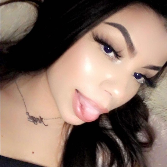 Meet your Posher, Dahlia - Picture 1 of 1